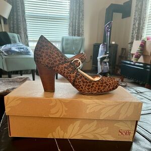 Sofft Miranda Cognac Mini Leopard Heel Sz 9.5